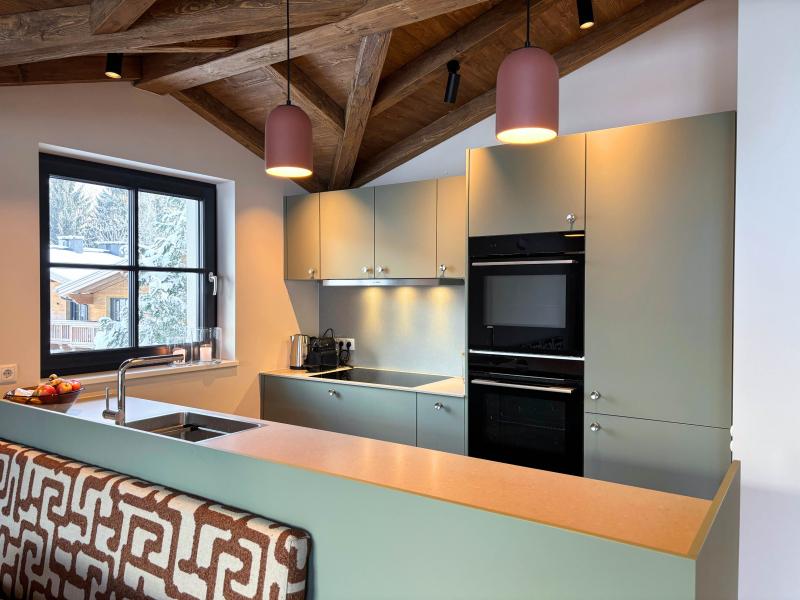 Modern, fully equipped kitchen